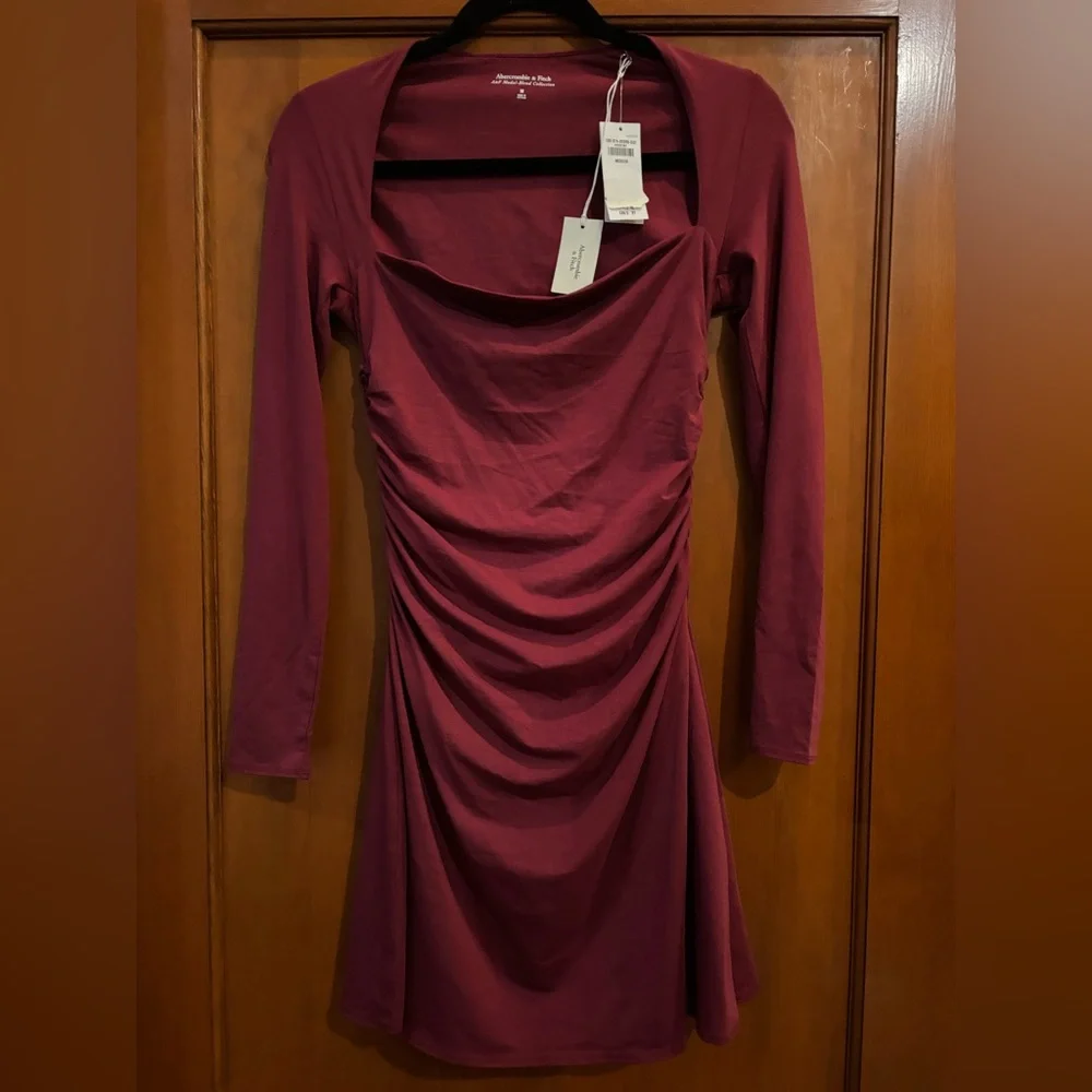 NWT Abercrombie & Fitch Ava Long Sleeve Mini Dress Rich Wine Size M - Picture 8 of 10